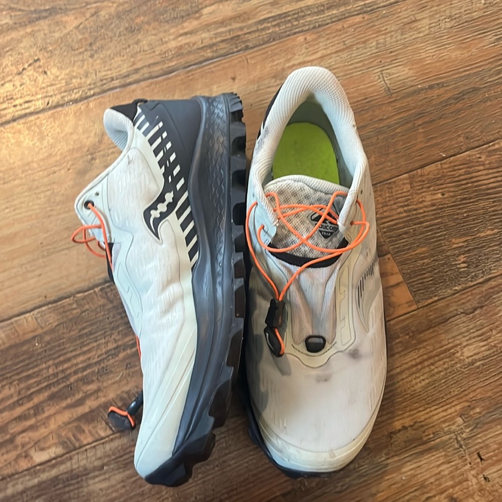 Men’s size 11 trail shoe